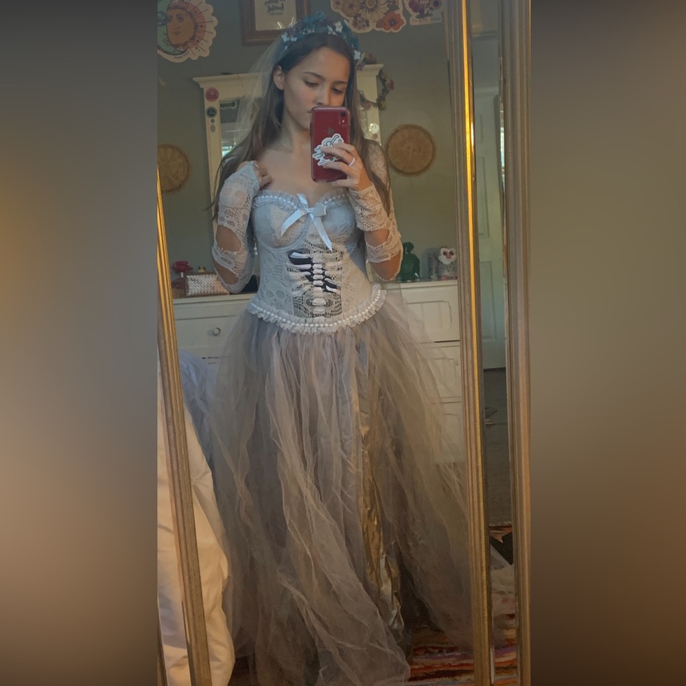 Brand new Corpse Bride Halloween costume! size small